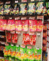 •Japanese famous mochi snacks in Donki •Kitkat in donki